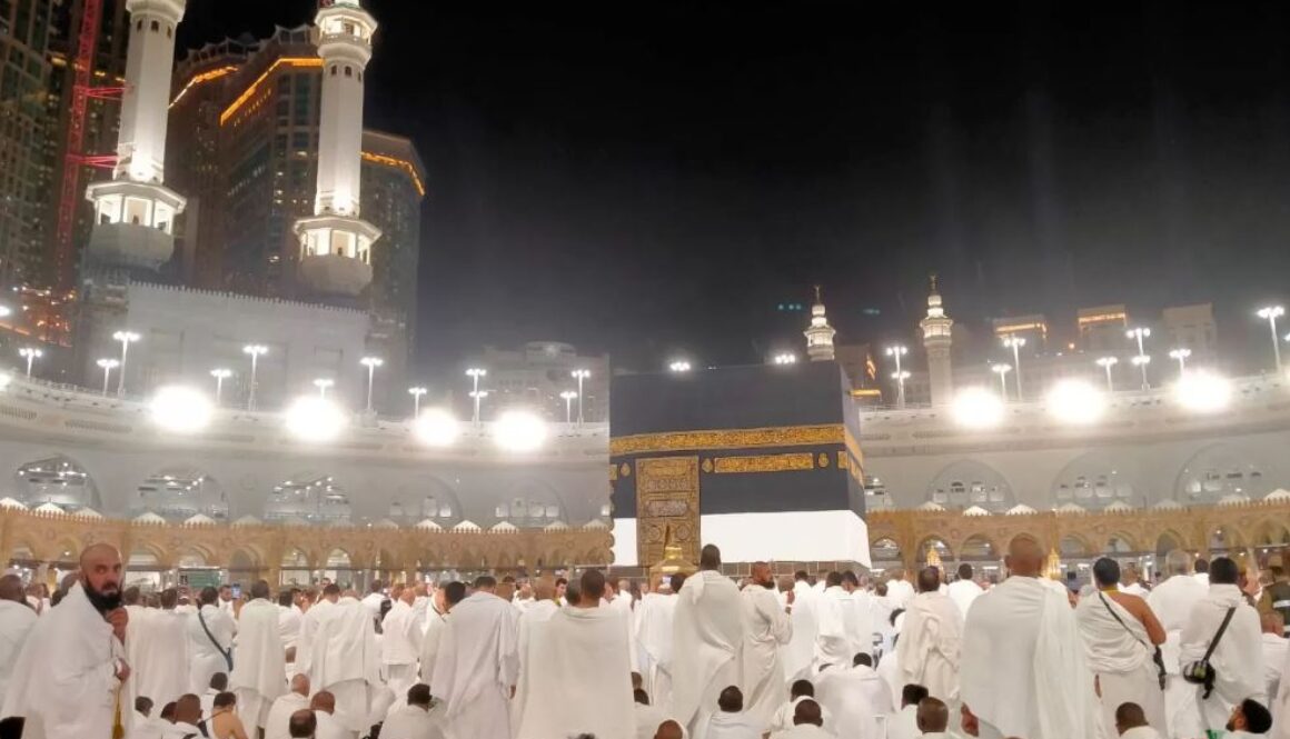 Umroh: Perjalanan Suci Menuju Kedamaian Batin