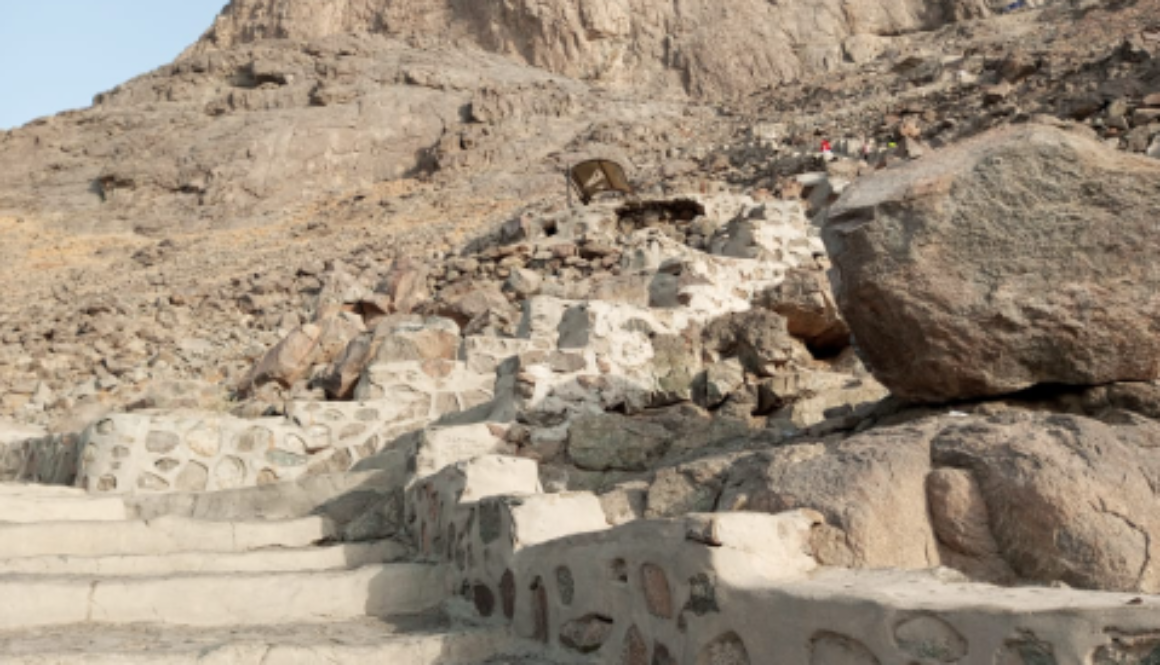 Gua Tsur: Saksi Mukjizat Perlindungan Allah kepada Rasulullah SAW