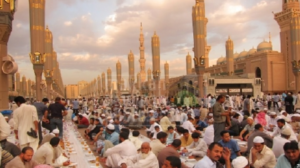 Mengintip Persiapan Ramadhan di Dua Masjid Tersuci